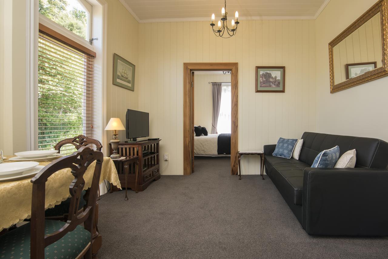 Sennen House Boutique Accommodation Піктон Екстер'єр фото