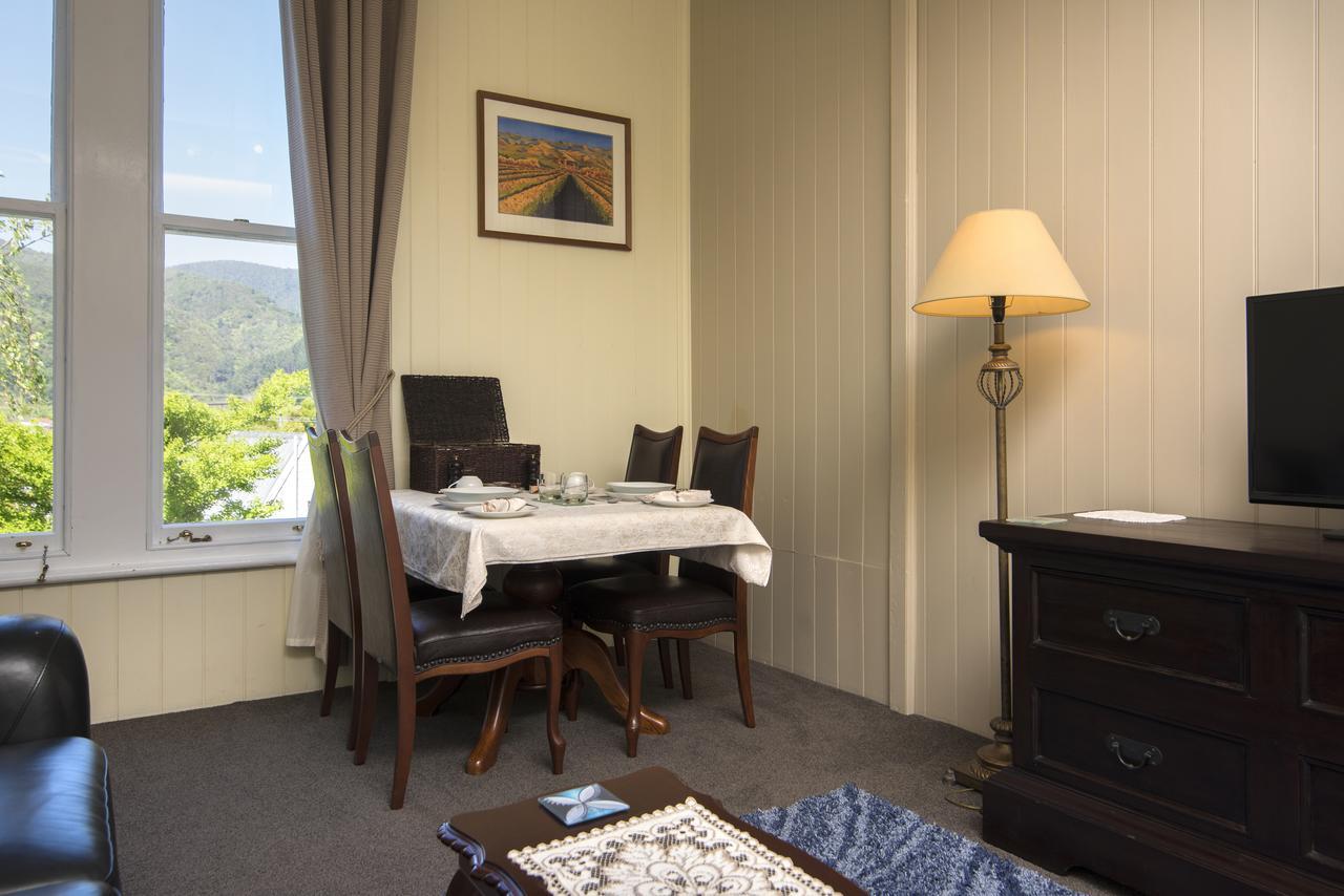 Sennen House Boutique Accommodation Піктон Екстер'єр фото