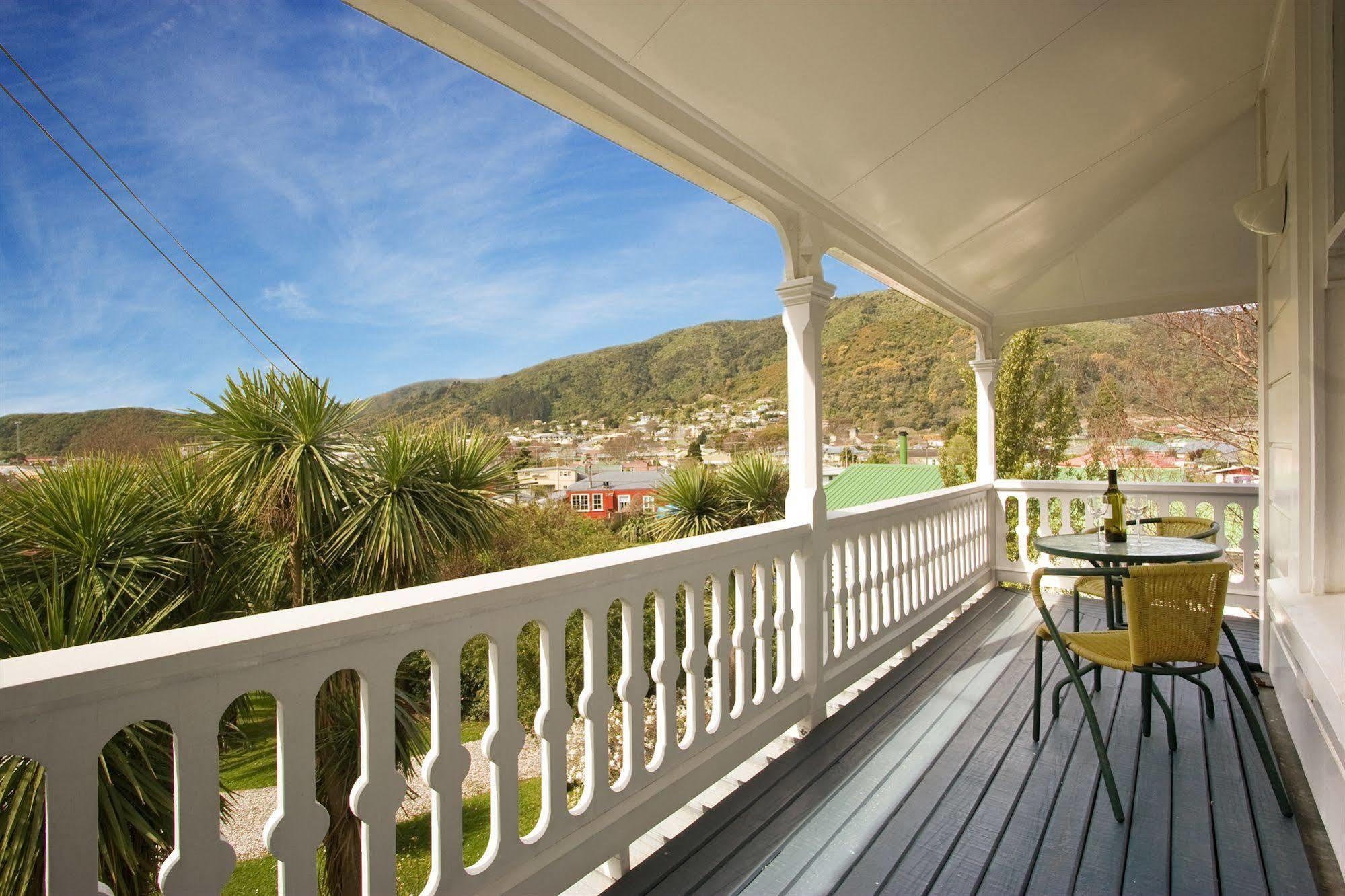 Sennen House Boutique Accommodation Піктон Екстер'єр фото