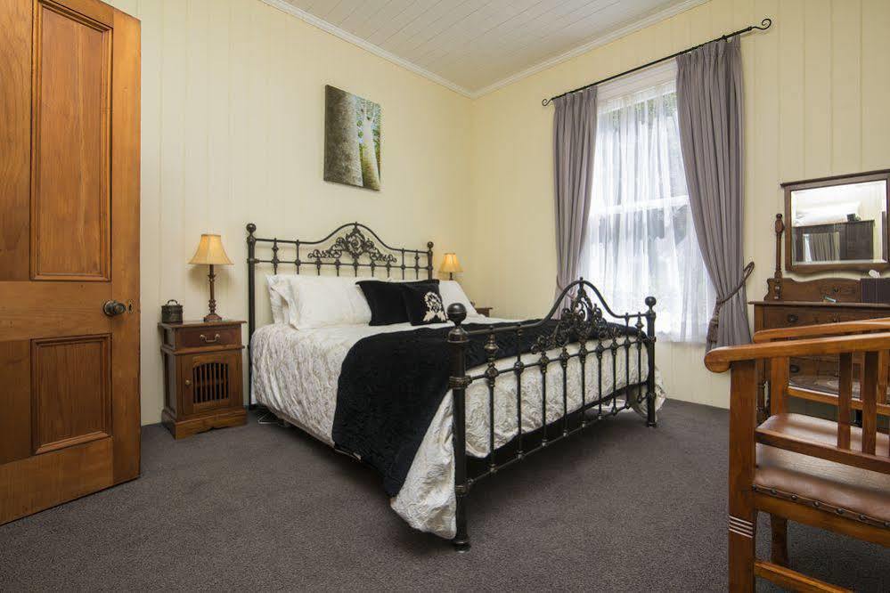 Sennen House Boutique Accommodation Піктон Екстер'єр фото